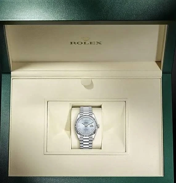 Купить копии элитных часов  Rolex Day-Date 36 Oyster Perpetual m128236-0008: в наличии!