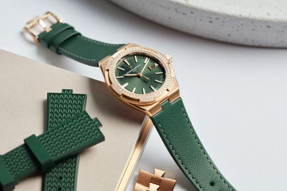 Купить копии элитных часов  Vacheron Constantin Overseas Self-winding 4605V/200R-B969: в наличии!