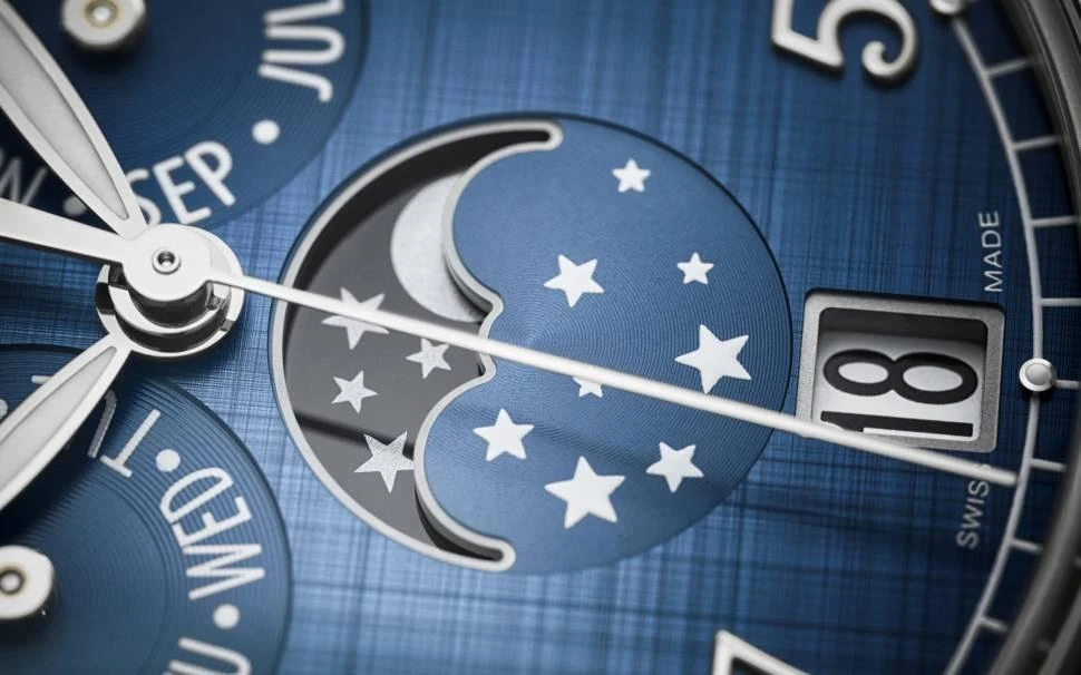 Купить копии элитных часов  Patek Philippe Complications 4947/1A-001: в наличии!