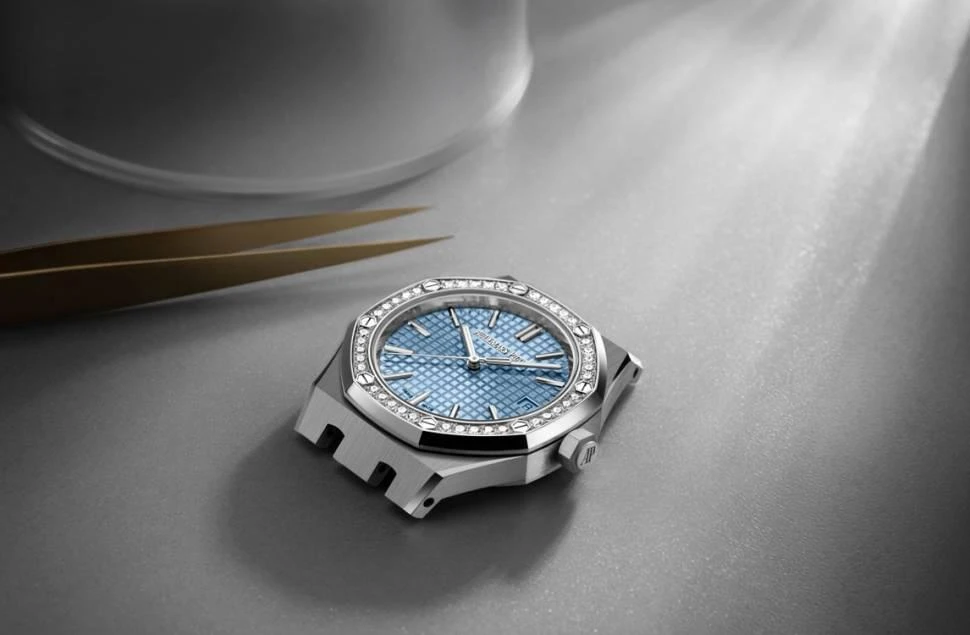 Купить копии элитных часов  Audemars Piguet Royal Oak Selfwinding 50th Anniversary 15551ST.ZZ.1356ST.01: в наличии!