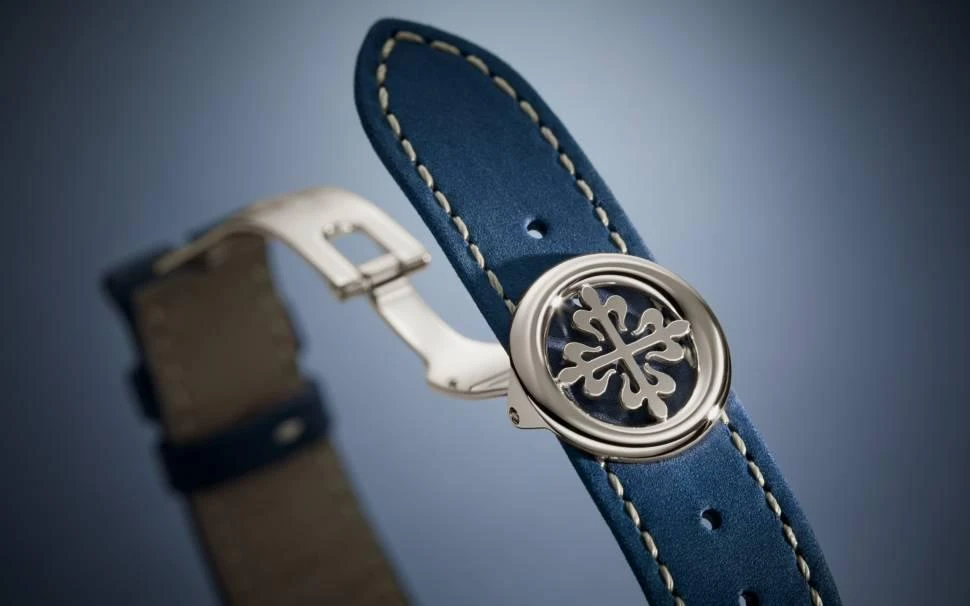 Купить копии элитных часов  Patek Philippe Complications 5230P-001: в наличии!