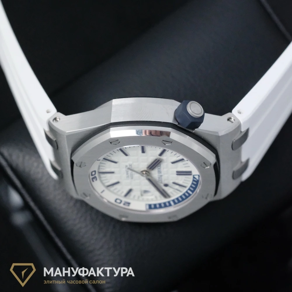 Купить копии элитных часов  Audemars Piguet Royal Oak Offshore Diver 15710ST.OO.A010CA.01: в наличии!
