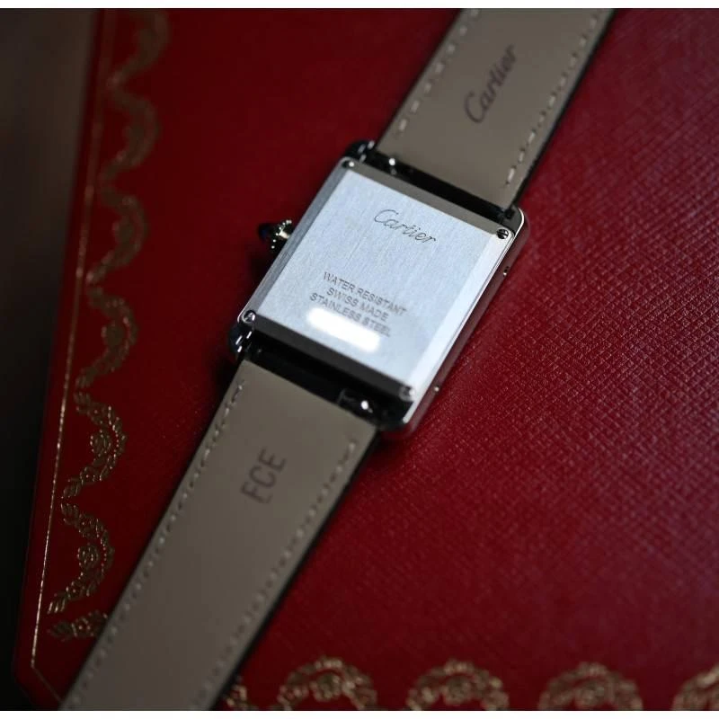 Купить копии элитных часов  Cartier Tank Must de WSTA0072: в наличии!
