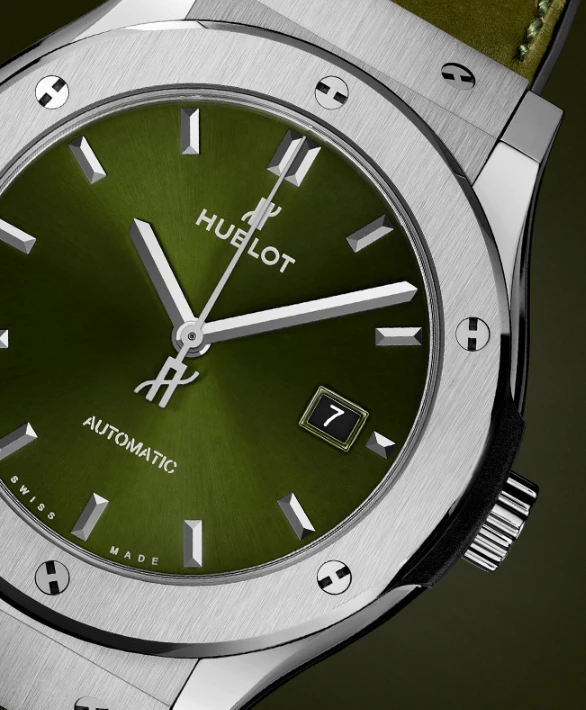 Купить копии элитных часов  Hublot Classic Fusion Green Titanium 42 mm 542.NX.8970.LR: в наличии!