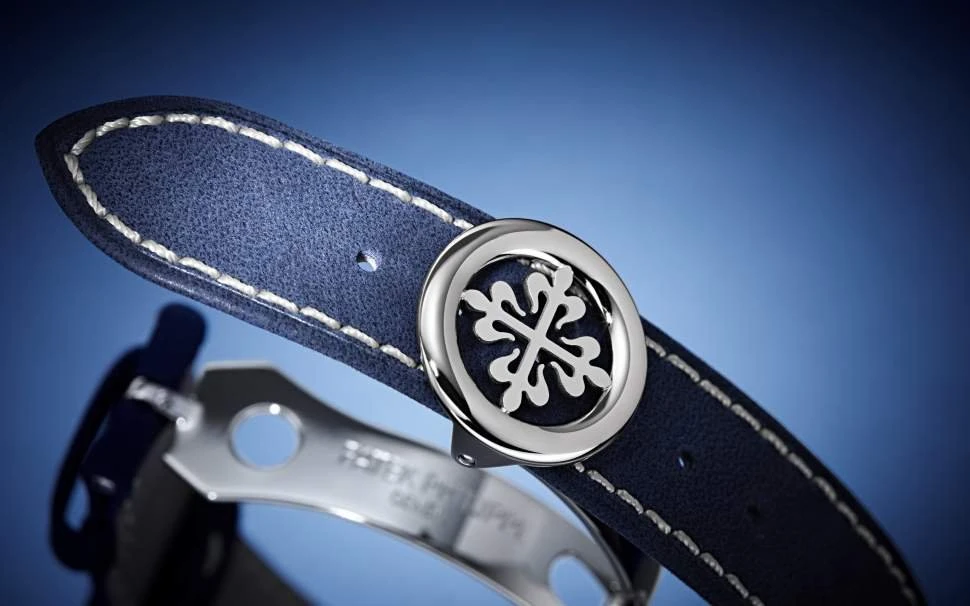 Купить копии элитных часов  Patek Philippe Complications 5172G-001: в наличии!