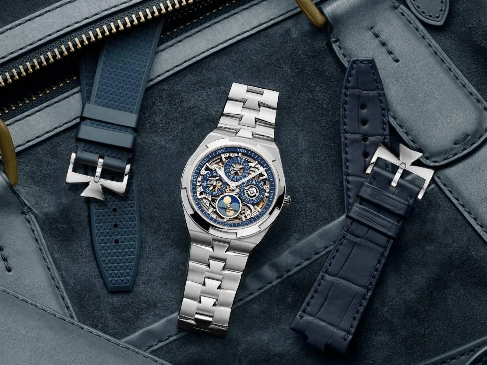 Купить копии элитных часов  Vacheron Constantin Overseas Perpetual Calendar Ultra-thin 4300V/120G-B945: в наличии!