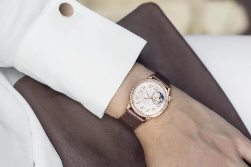 Купить копии элитных часов  Vacheron Constantin Egerie Moon Phase 8005F/000R-B498: в наличии!