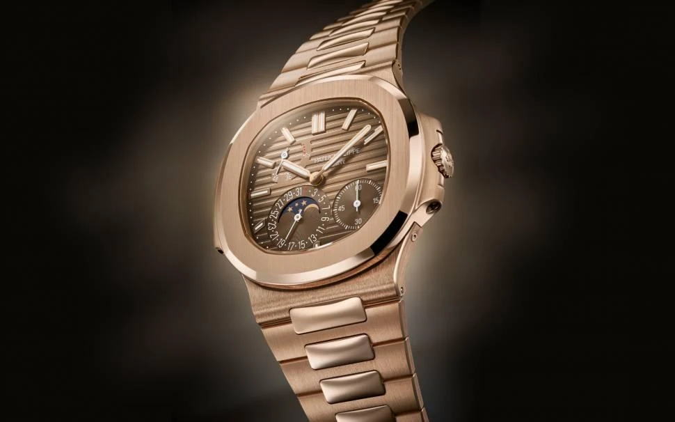 Купить копии элитных часов  Patek Philippe Nautilus 5712/1R-001: в наличии!