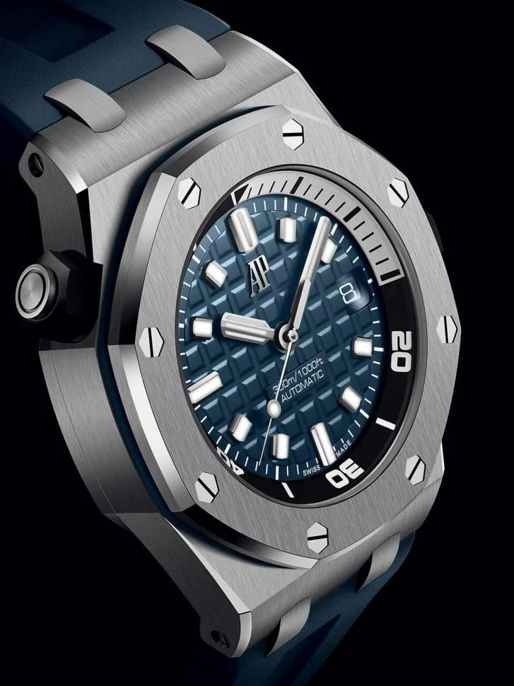 Купить копии элитных часов  Audemars Piguet Royal Oak Offshore Diver 15720ST.OO.A027CA.01: в наличии!