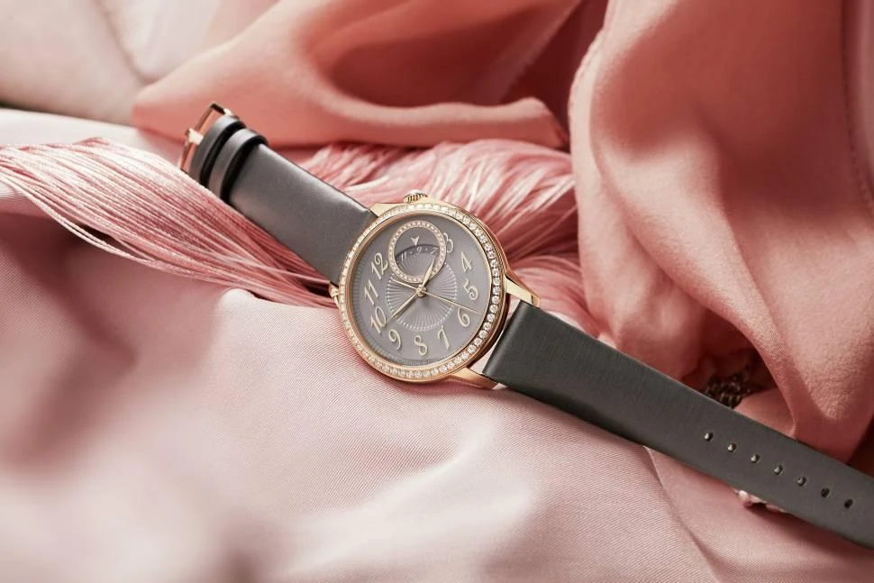 Купить копии элитных часов  Vacheron Constantin Egerie Self-winding 4605f/000r-b957: в наличии!