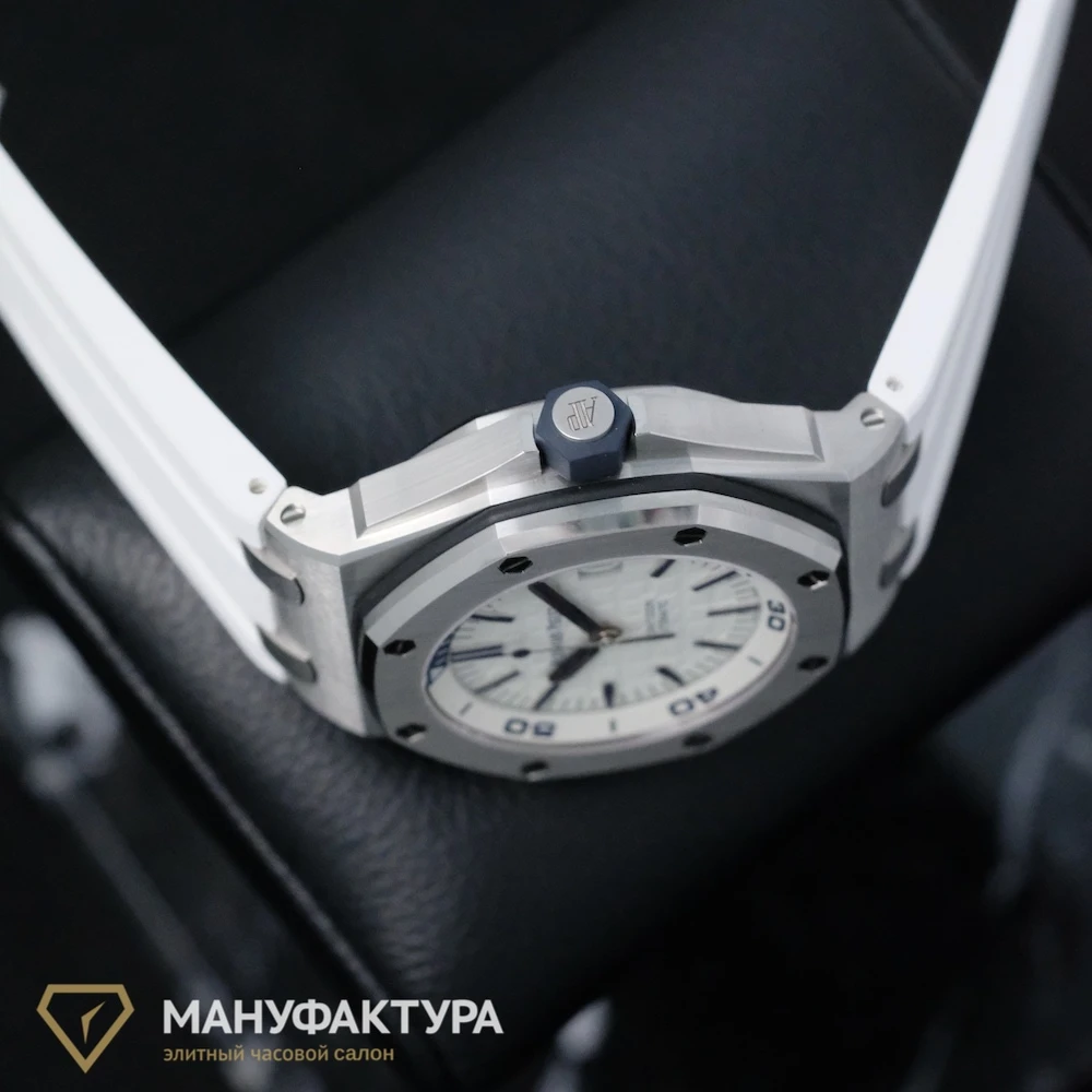 Купить копии элитных часов  Audemars Piguet Royal Oak Offshore Diver 15710ST.OO.A010CA.01: в наличии!