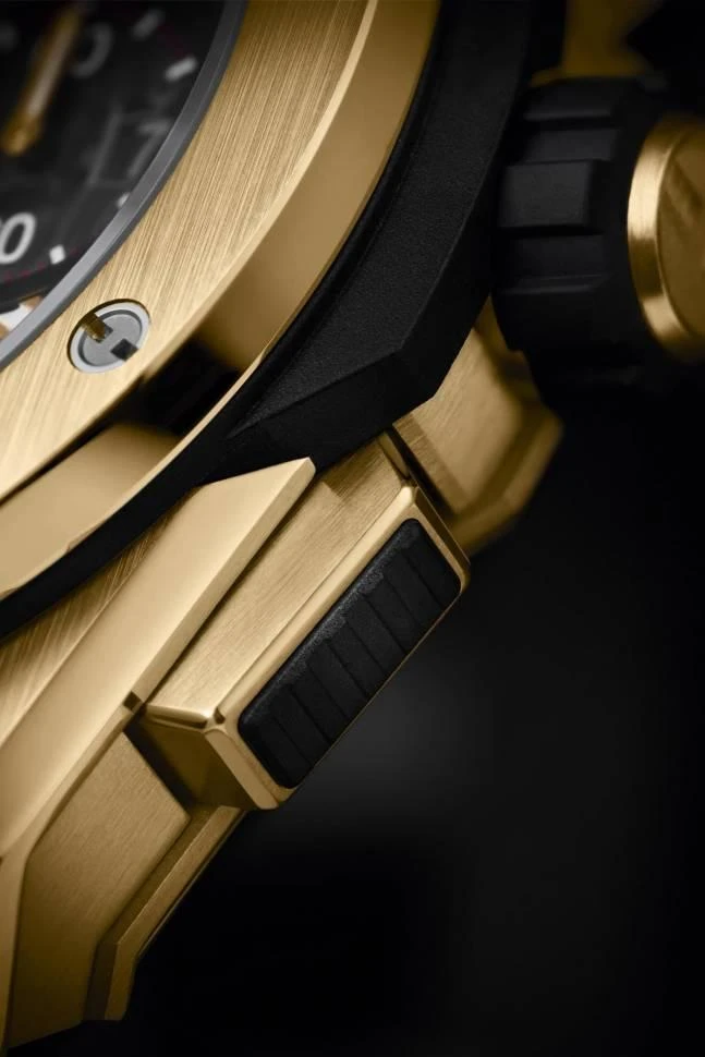 Купить копии элитных часов  Hublot Big Bang Integral Yellow Gold 451.VX.1130.VX: в наличии!