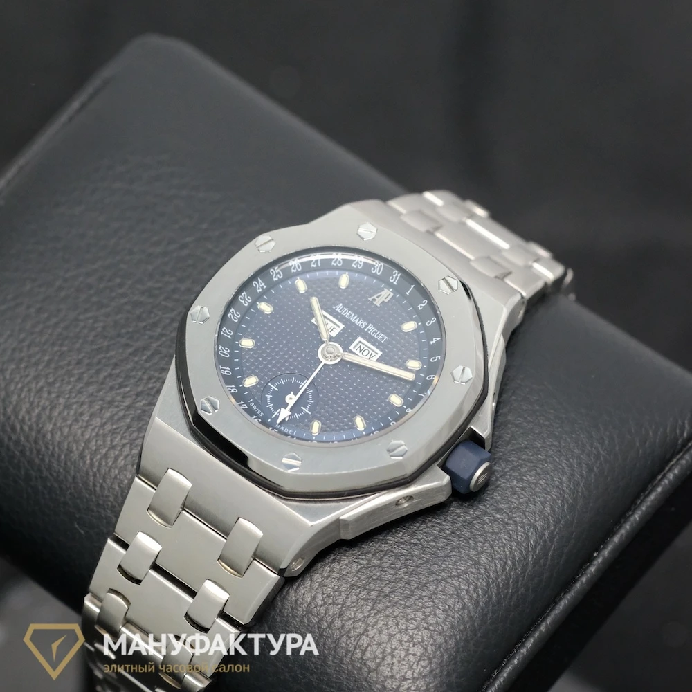 Купить копии элитных часов  Audemars Piguet ROYAL OAK OFFSHORE TRIPLE CALENDAR 25807ST.O.1010.ST.01: в наличии!