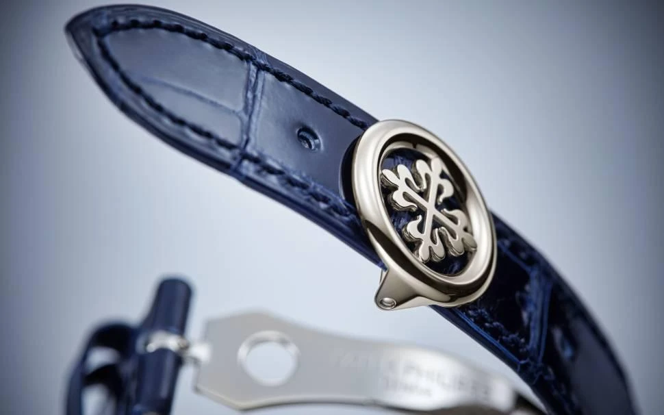 Купить копии элитных часов  Patek Philippe Grand Complications Self-winding 5236P-001: в наличии!