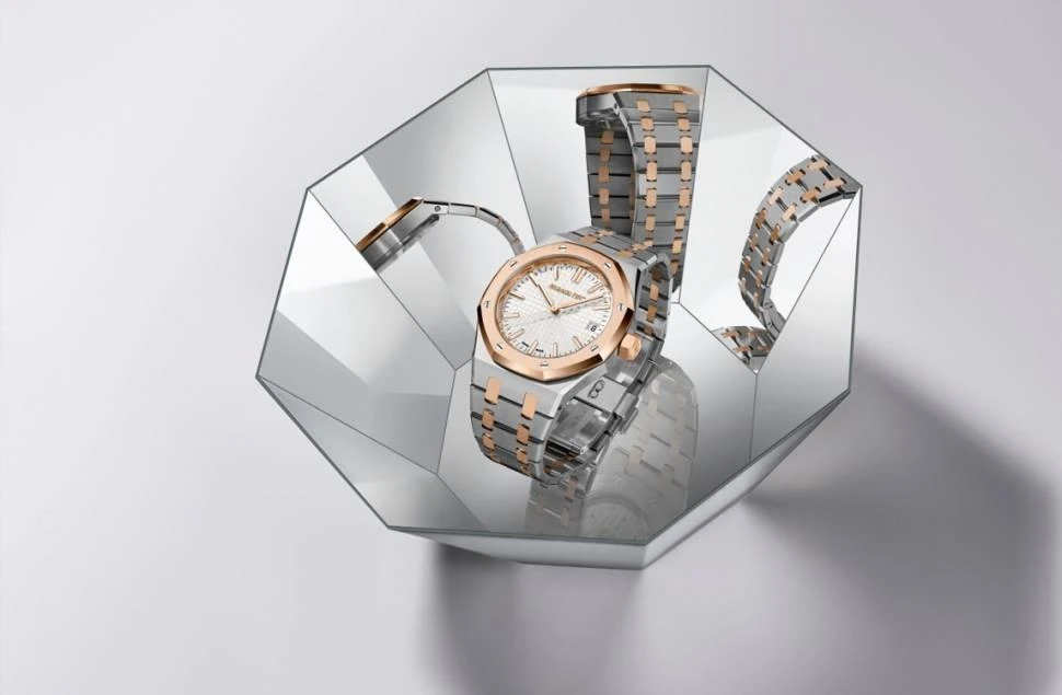 Купить копии элитных часов  Audemars Piguet Royal Oak Selfwinding 50th Anniversary 15550SR.OO.1356SR.01: в наличии!