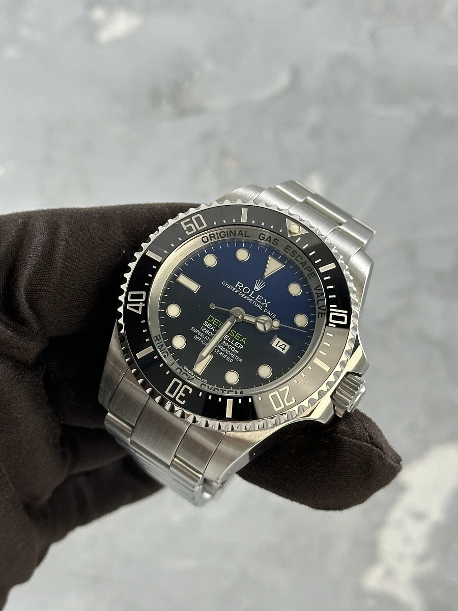 Купить копии элитных часов  Rolex Sea Dweller 44mm Deepsea 116660: в наличии!
