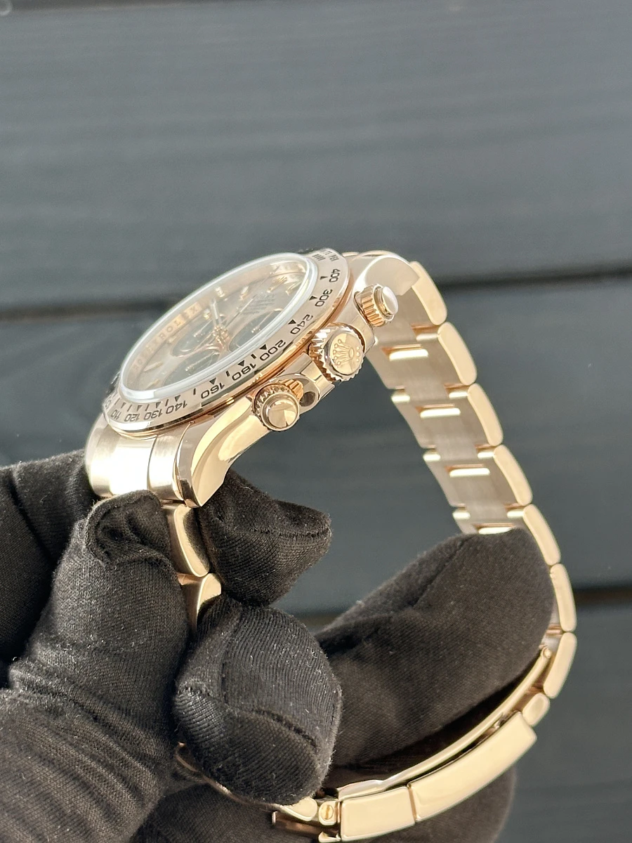 Купить копии элитных часов  Rolex Cosmograph Daytona Rose Gold 2021 116505: в наличии!