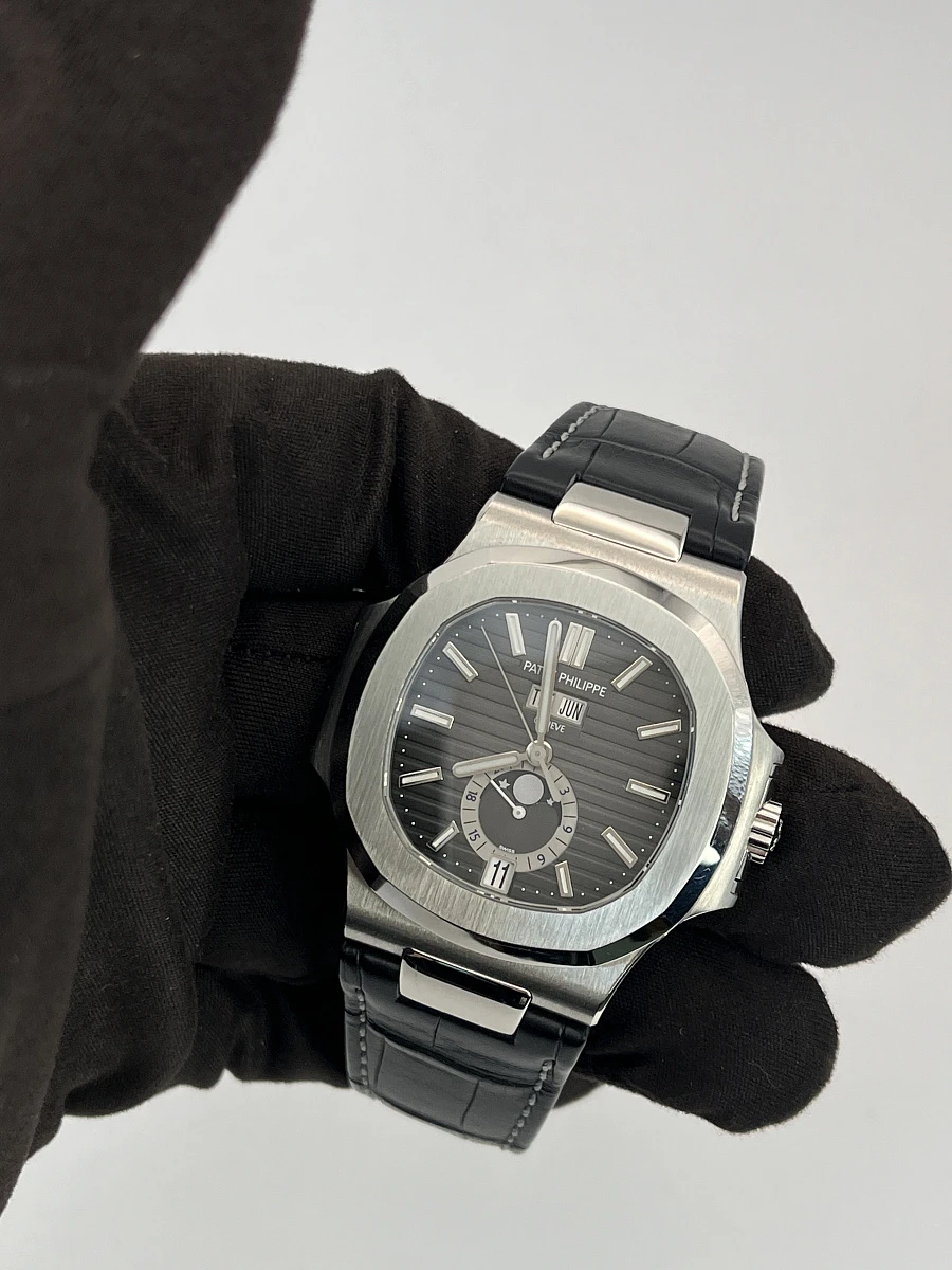 Купить копии элитных часов  Patek Philippe Patek Philippe Nautilus Annual Calendar 5726A-001: в наличии!