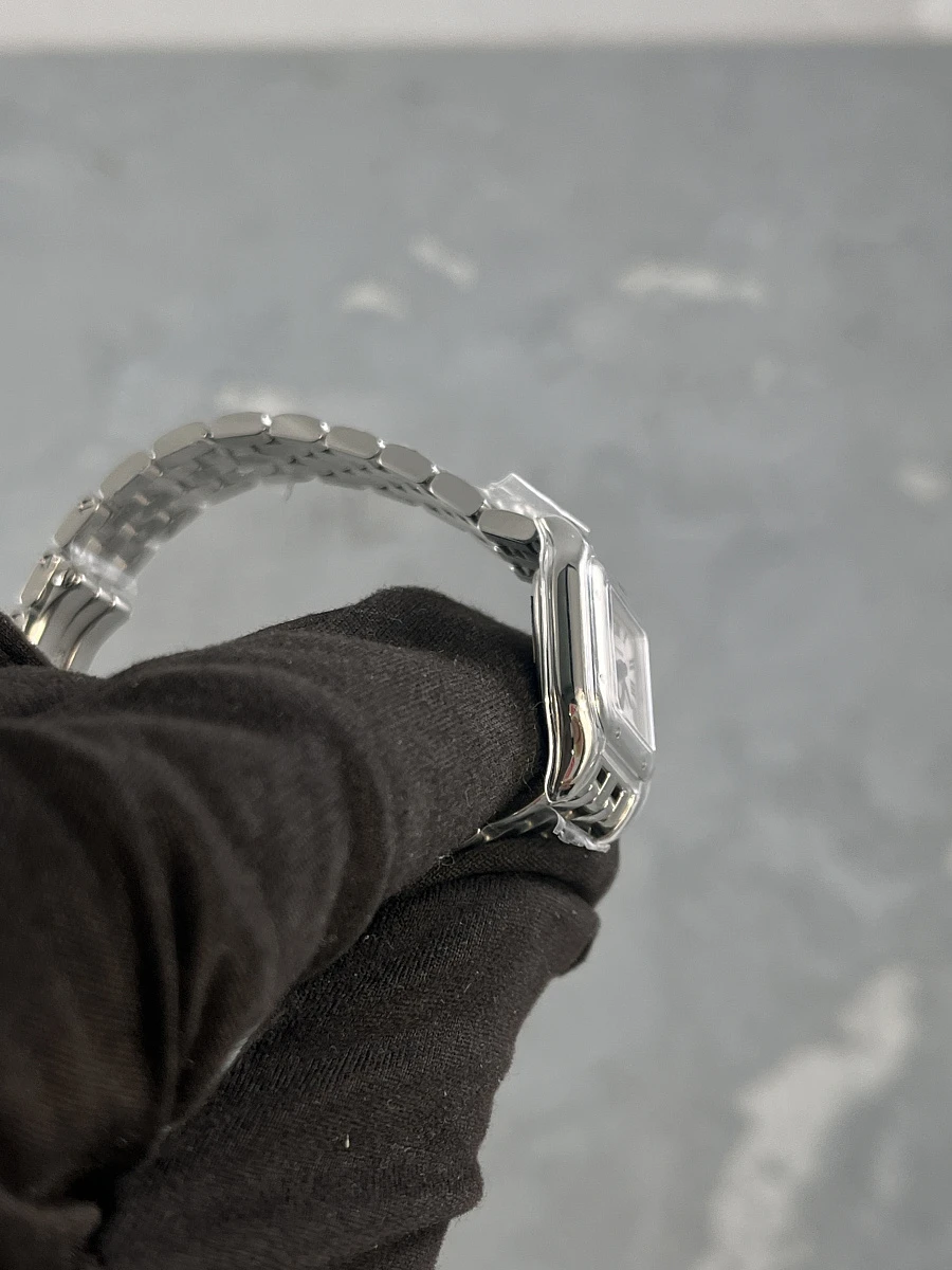 Купить копии элитных часов  Cartier Mini Panthere de Cartier WSPN0019: в наличии!