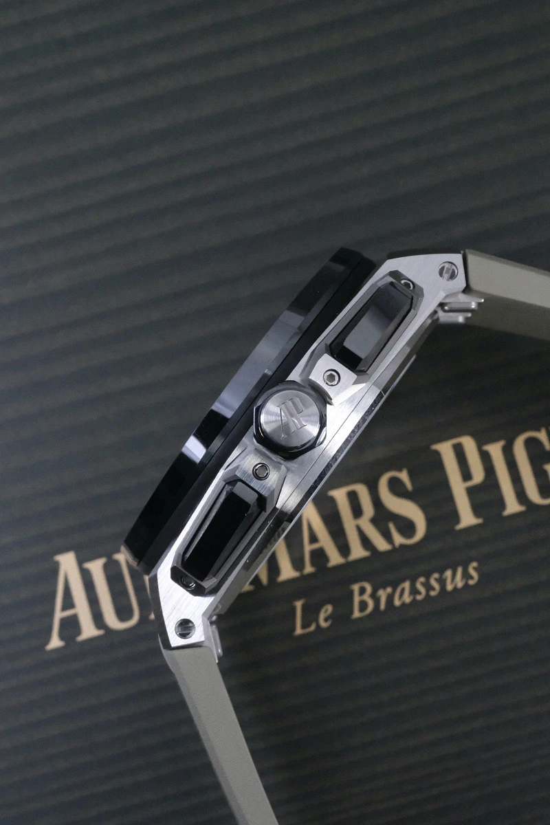 Купить копии элитных часов  Audemars Piguet Royal Oak Offshore Selfwinding Chronograph 43mm 26420SO.OO.A002CA.01: в наличии!