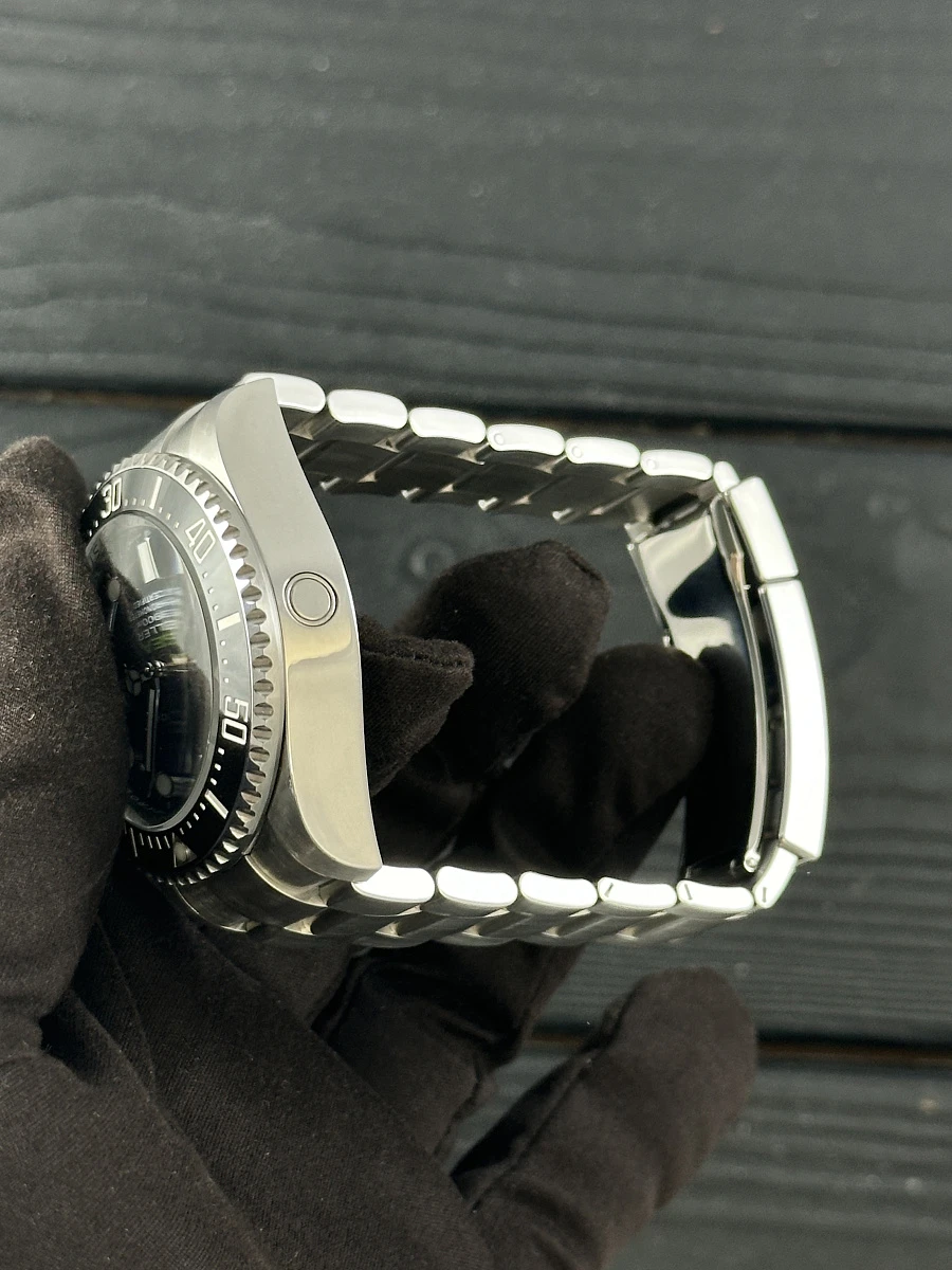 Купить копии элитных часов  Rolex Deepsea 44mm Steel 136660-0003: в наличии!