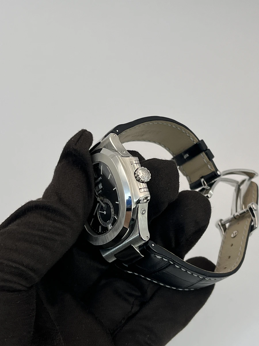 Купить копии элитных часов  Patek Philippe Patek Philippe Nautilus Annual Calendar 5726A-001: в наличии!