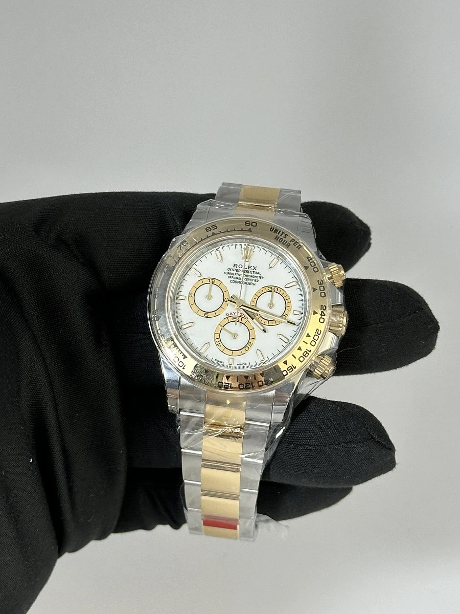 Купить копии элитных часов  Rolex Cosmograph Daytona Steel &amp; Yellow Gold White Dial 126503: в наличии!