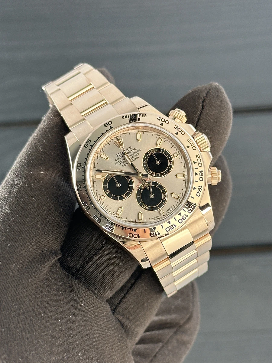 Купить копии элитных часов  Rolex Cosmograph Daytona Rose Gold 2021 116505: в наличии!