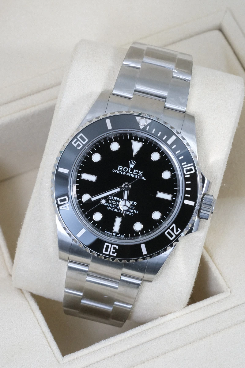 Купить копии элитных часов  Rolex Submariner No Date Steel 124060: в наличии!