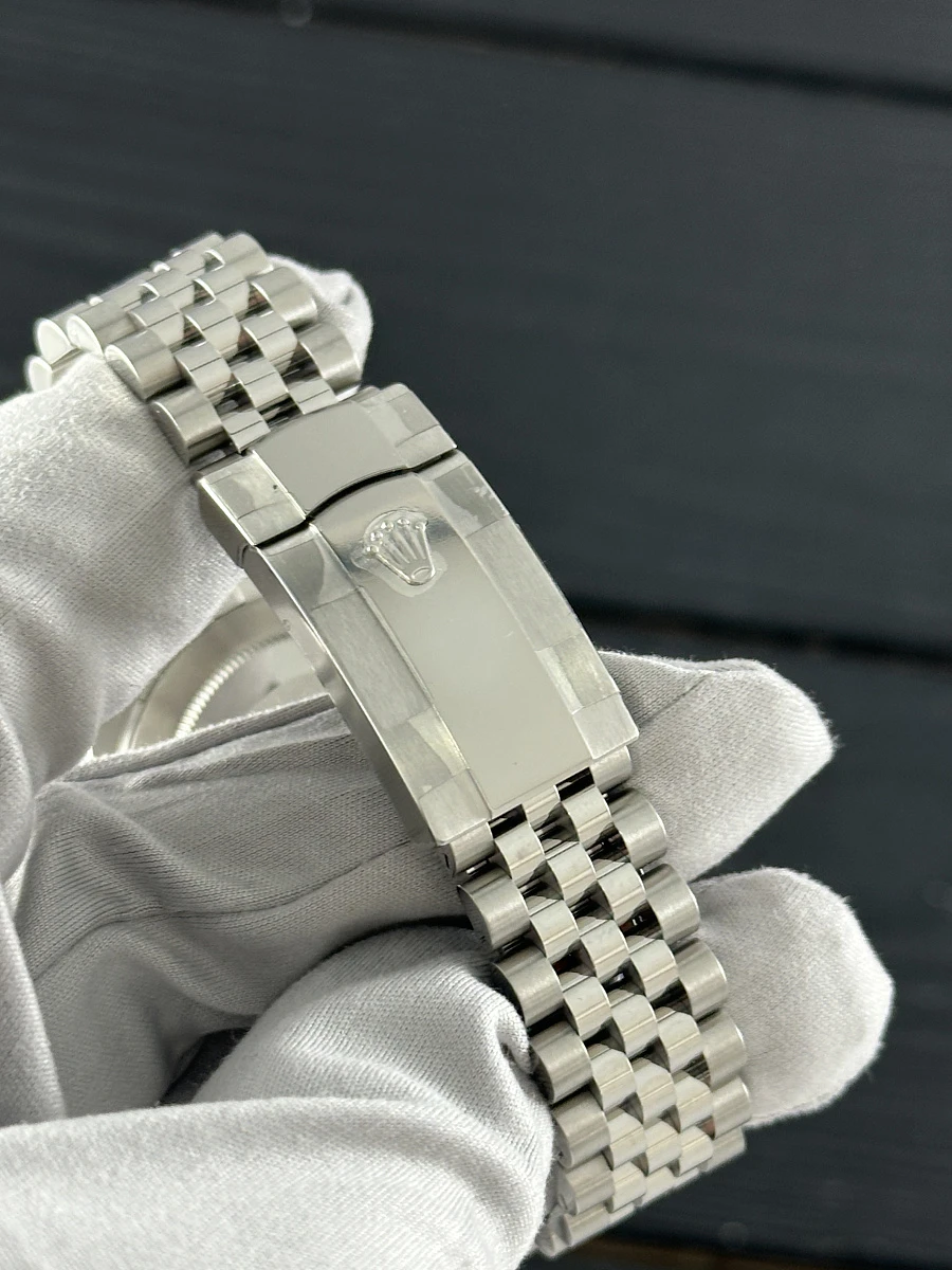 Купить копии элитных часов  Rolex Datejust 41mm White Roman Dial 126334: в наличии!