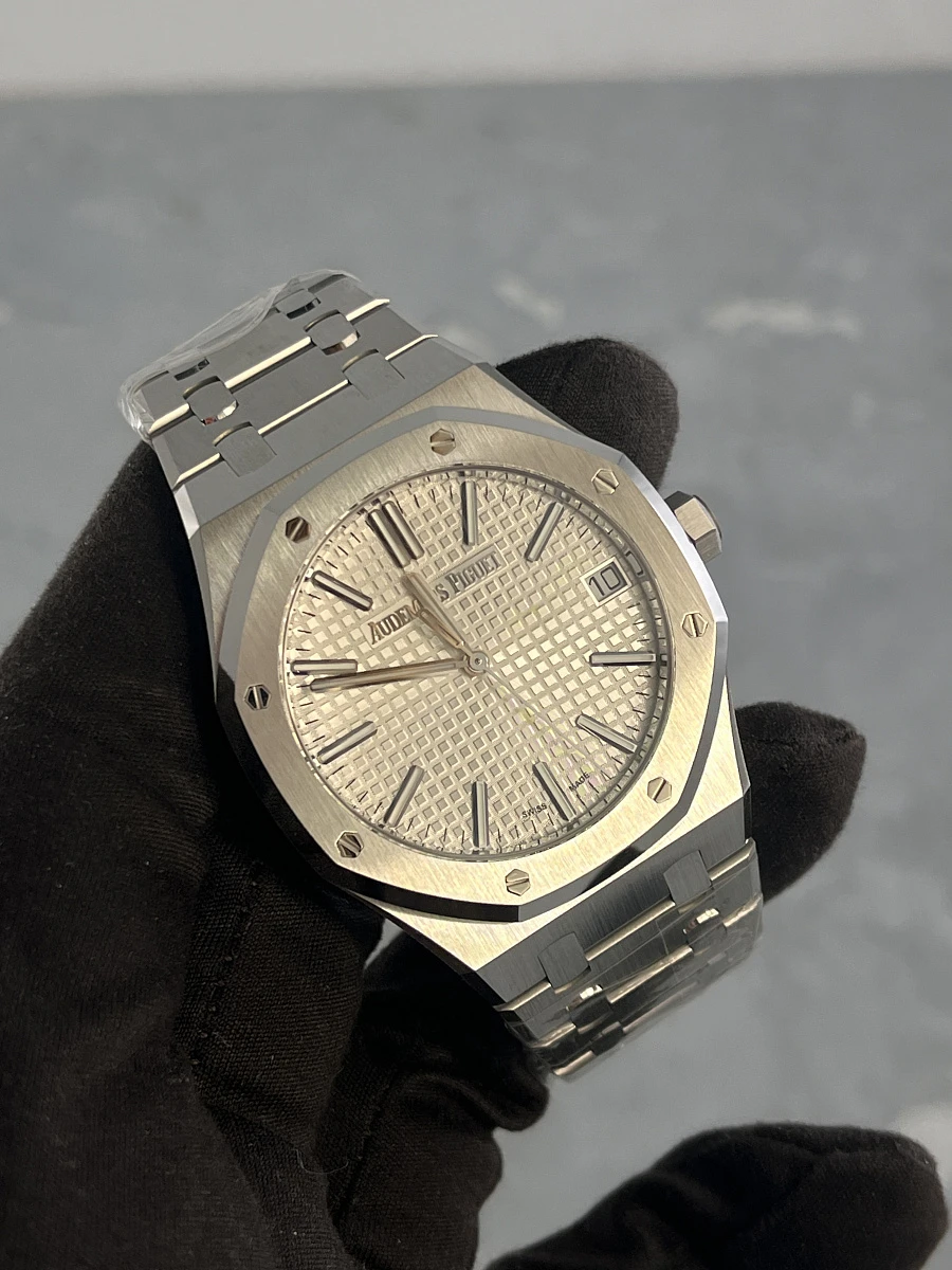 Купить копии элитных часов  Audemars Piguet Royal Oak Selfwinding 15510ST.OO.1320ST.08: в наличии!