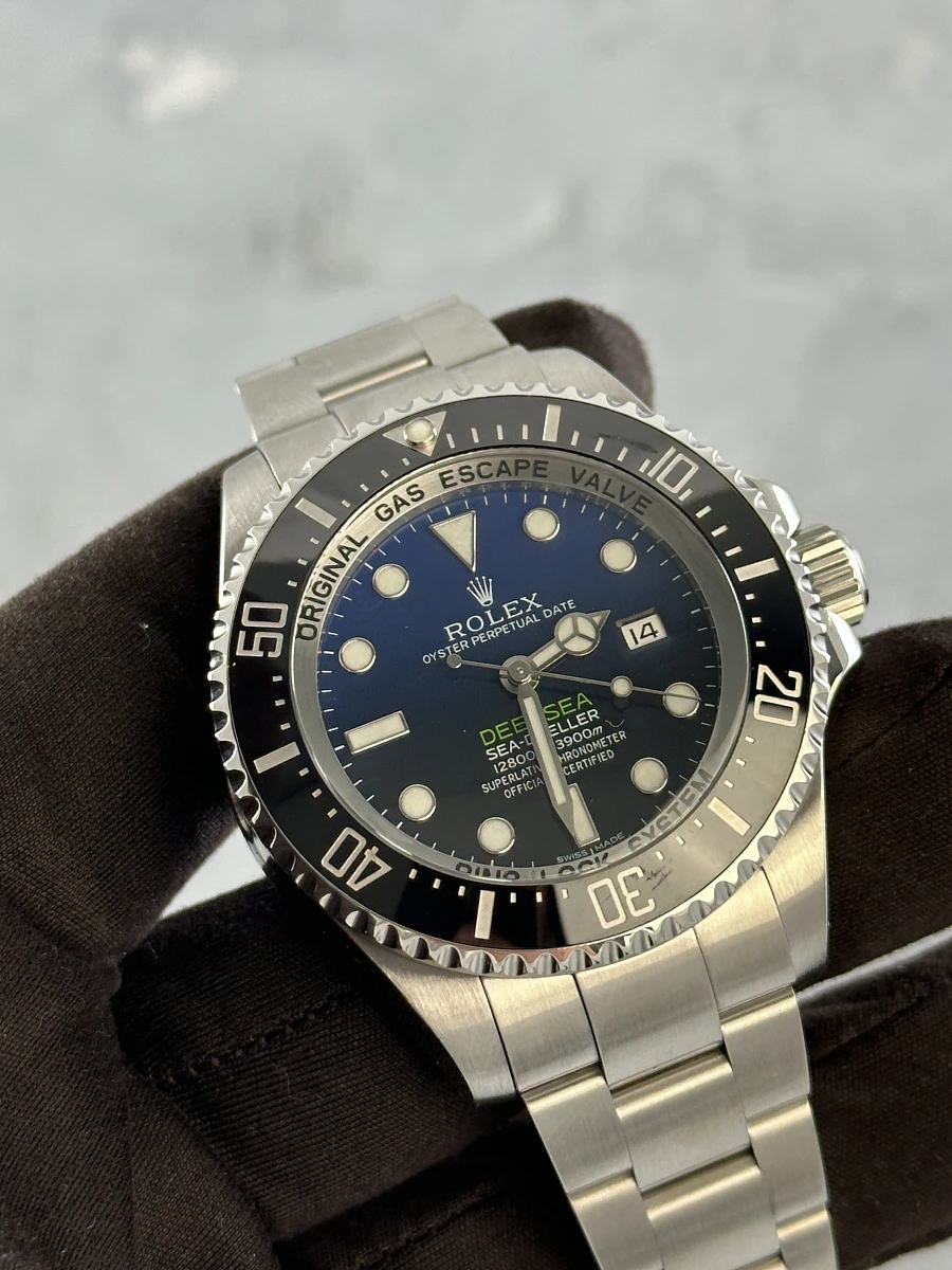 Купить копии элитных часов  Rolex Sea Dweller 44mm Deepsea 116660: в наличии!