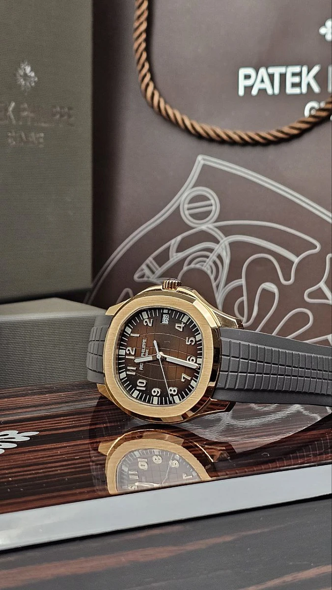 Купить копии элитных часов  Patek Philippe Aquanaut 5164R: в наличии!
