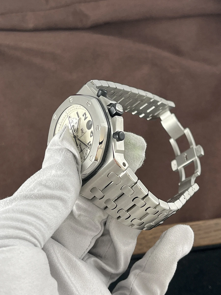 Купить копии элитных часов  Audemars Piguet Royal Oak Offshore Safari Chronograph 26170ST.OO.D091CR.01: в наличии!