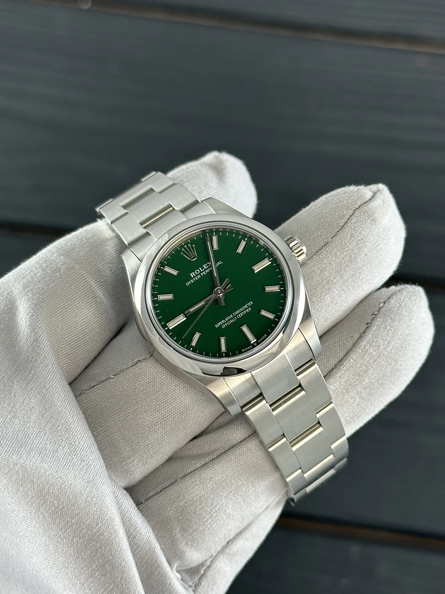 Купить копии элитных часов  Rolex Oyster Perpetual 31mm Green Dial 277200: в наличии!