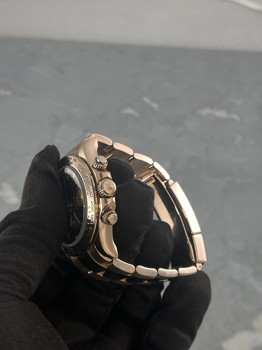 Купить копии элитных часов  Rolex Oyster Perpetual Cosmograph Daytona Rose Gold 116505-0008: в наличии!