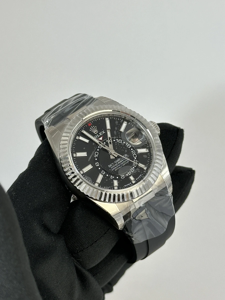 Купить копии элитных часов  Rolex Sky-Dweller White Gold Oysterflex 336239: в наличии!