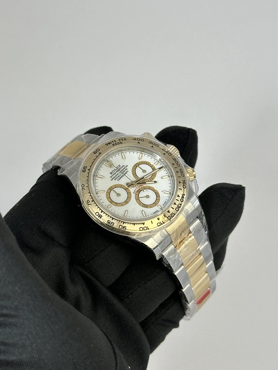 Купить копии элитных часов  Rolex Cosmograph Daytona Steel &amp; Yellow Gold White Dial 126503: в наличии!