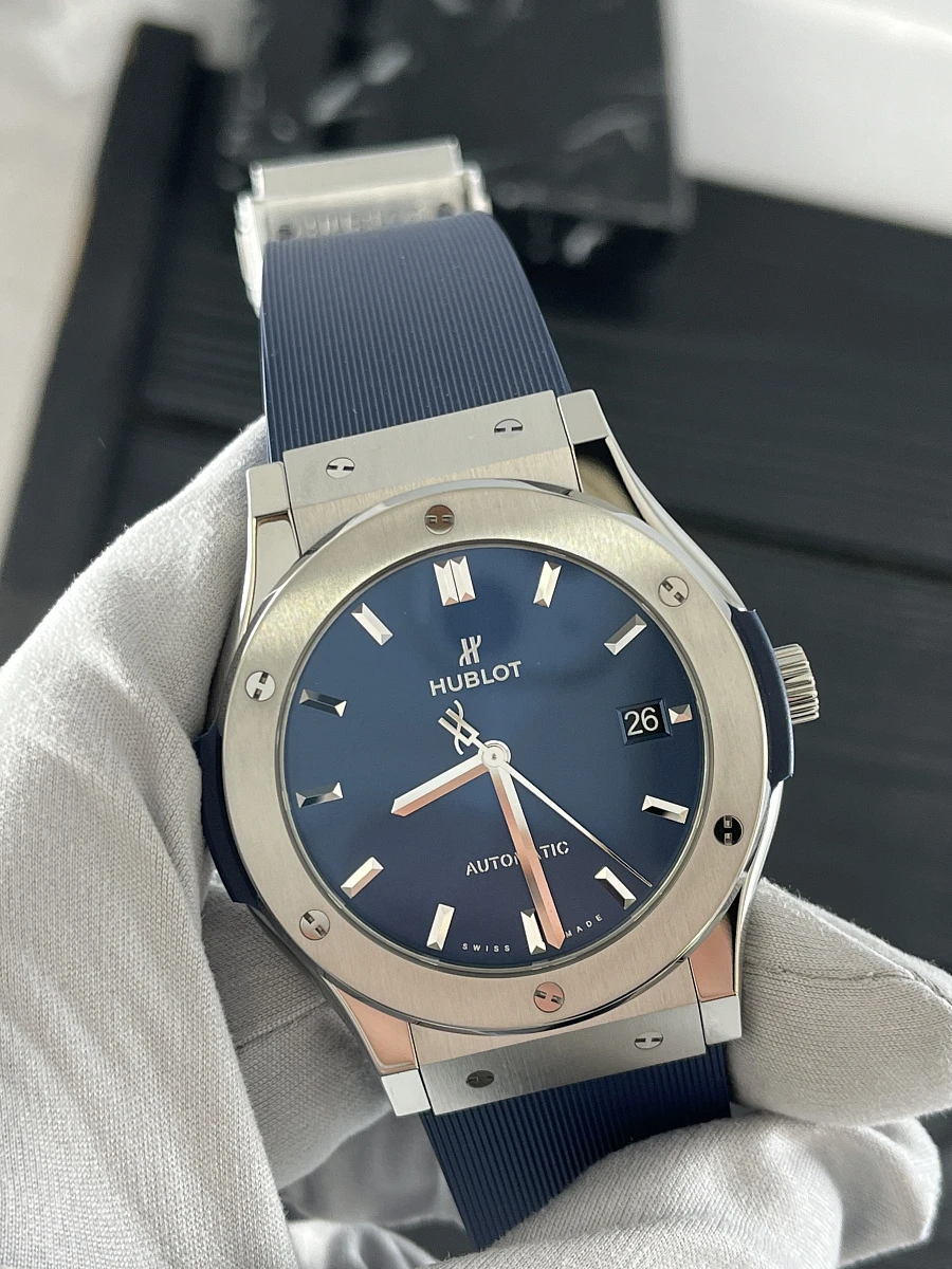 Купить копии элитных часов  Hublot Classic Fusion Blue Titanium 45 mm 511.NX.7170.RX: в наличии!