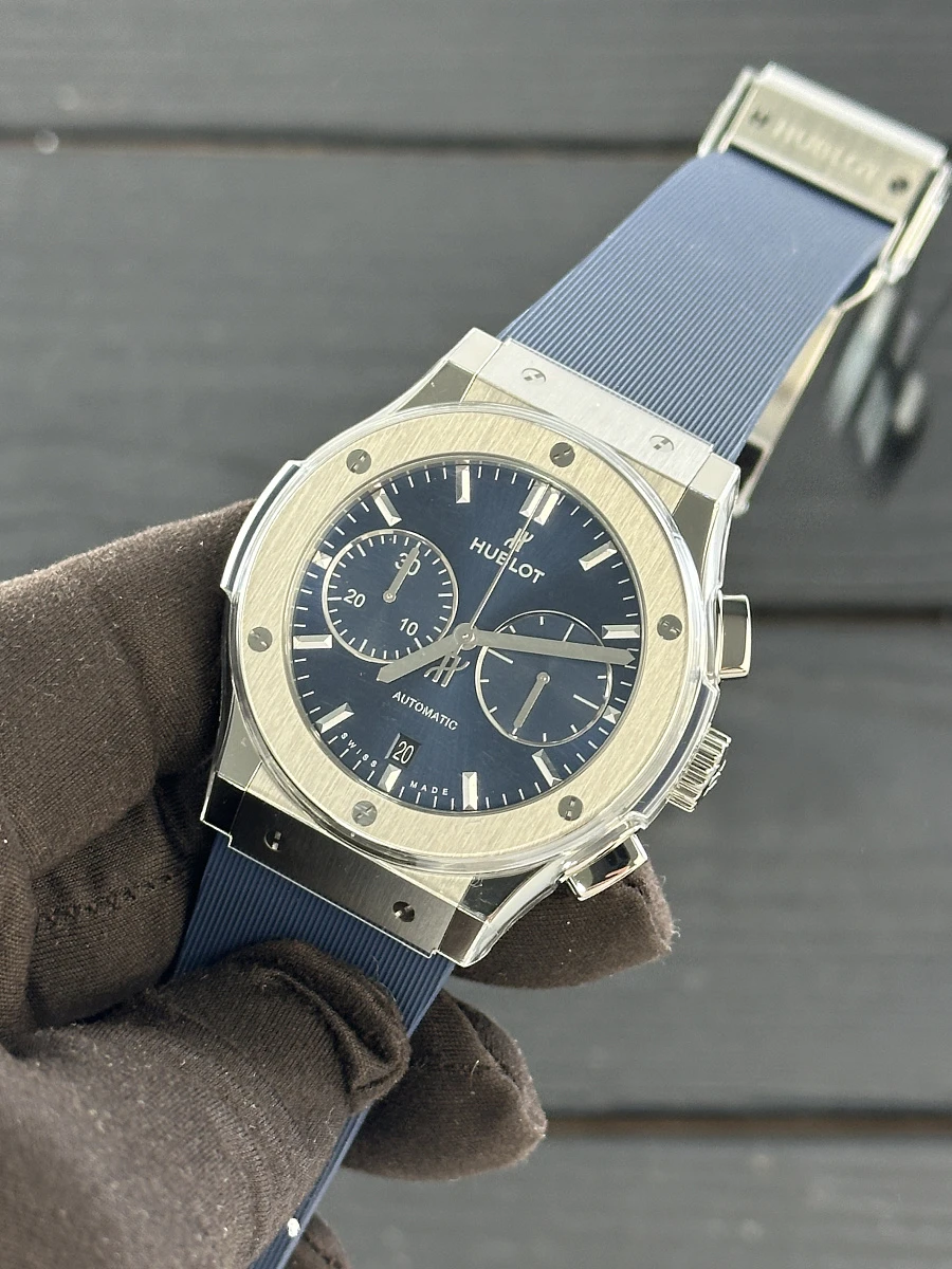 Купить копии элитных часов  Hublot Classic Fusion Chronograph Titanium Blue 45 mm 521.NX.7170.RX: в наличии!