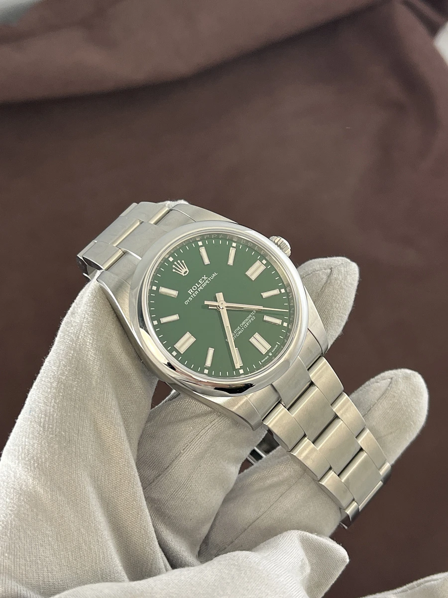 Купить копии элитных часов  Rolex Oyster Perpetual 41 mm Green Dial 124300: в наличии!