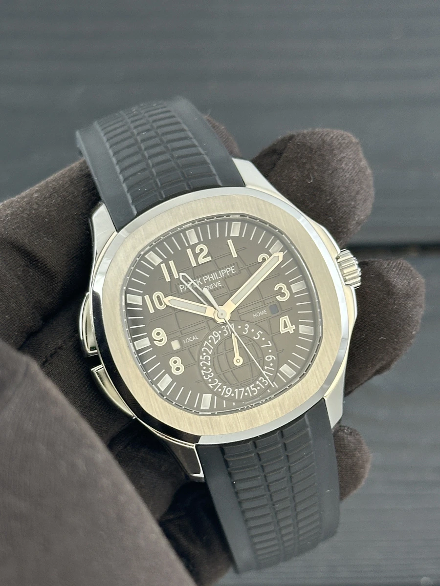 Купить копии элитных часов  Patek Philippe Aquanaut Travel Time 5164A-001: в наличии!