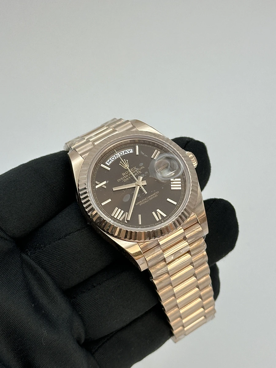 Купить копии элитных часов  Rolex Day Date Rose Gold 40mm Chocolate Dial 228235: в наличии!