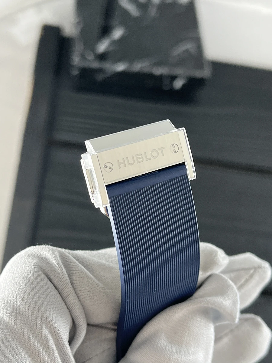 Купить копии элитных часов  Hublot Classic Fusion Blue Titanium 45 mm 511.NX.7170.RX: в наличии!