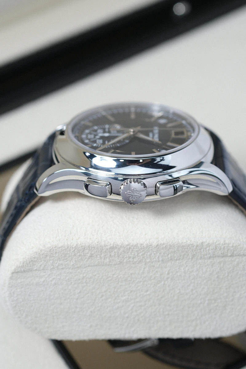 Купить копии элитных часов  Patek Philippe Annual Calendar Chronograph 5905P-001: в наличии!