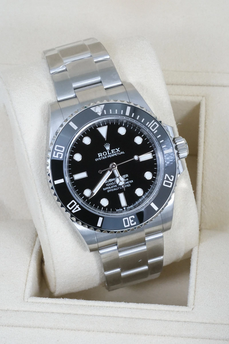Купить копии элитных часов  Rolex Submariner No Date Steel 124060: в наличии!