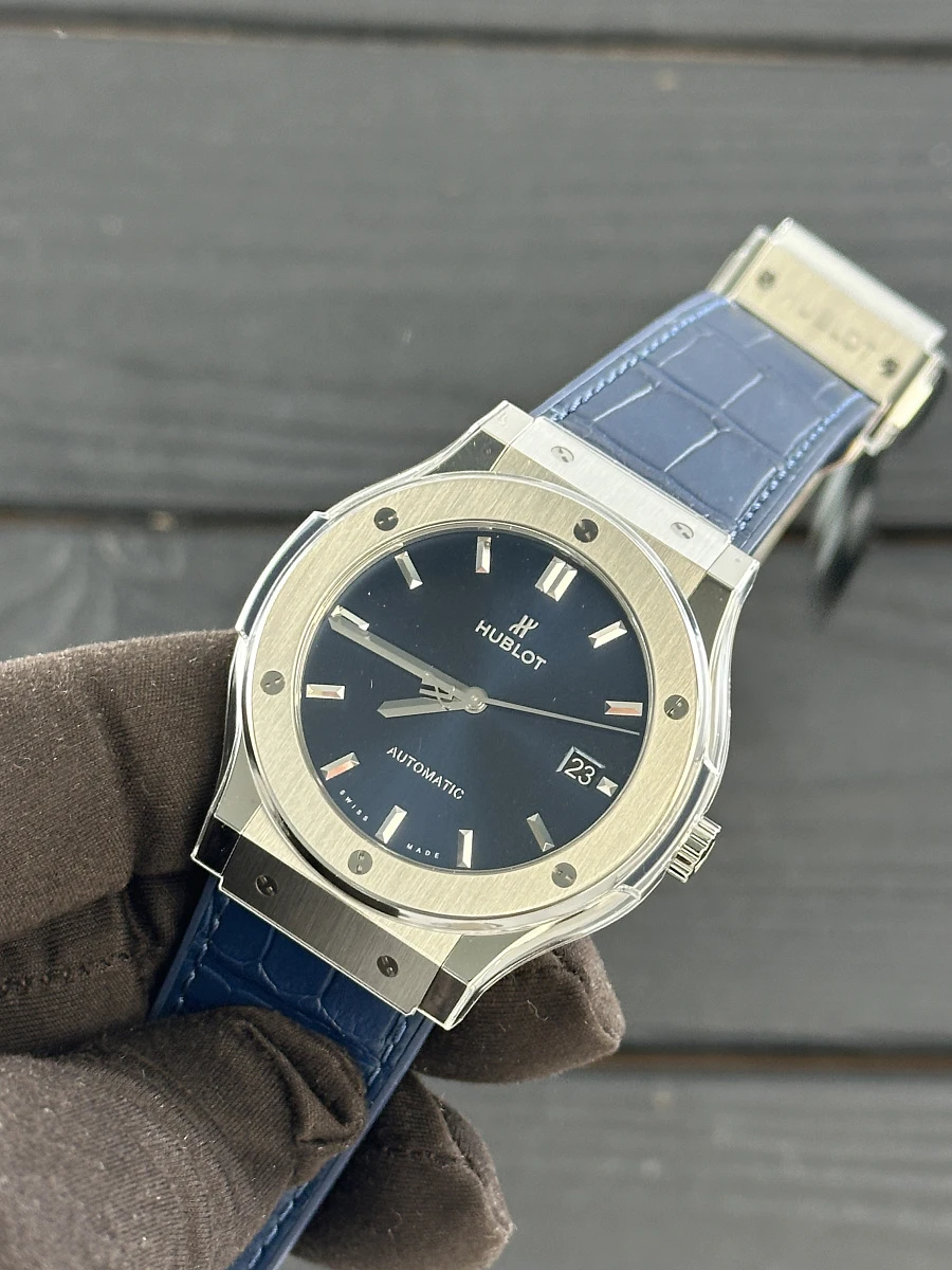 Купить копии элитных часов  Hublot Fusion 45mm Blue Titanium Leather 511.NX.7170.RX: в наличии!