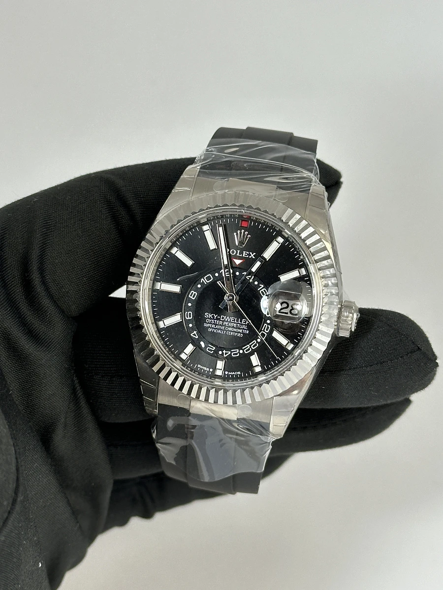 Купить копии элитных часов  Rolex Sky-Dweller White Gold Oysterflex 336239: в наличии!