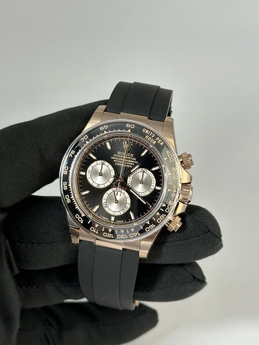 Купить копии элитных часов  Rolex Cosmograph Daytona Rose Gold Oysterflex 126515: в наличии!