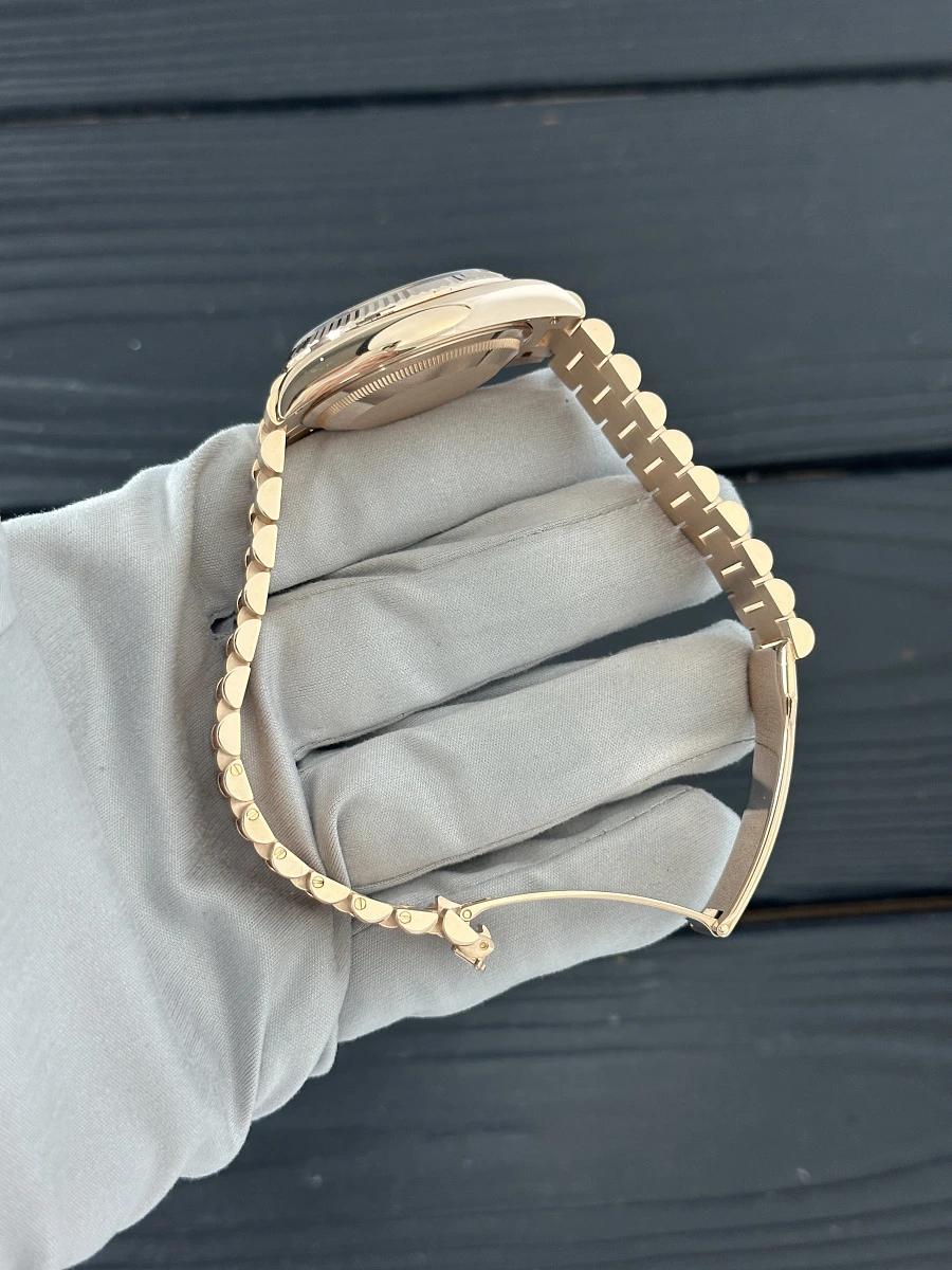 Купить копии элитных часов  Rolex Day-Date 36mm Everose Gold 128235-0068: в наличии!